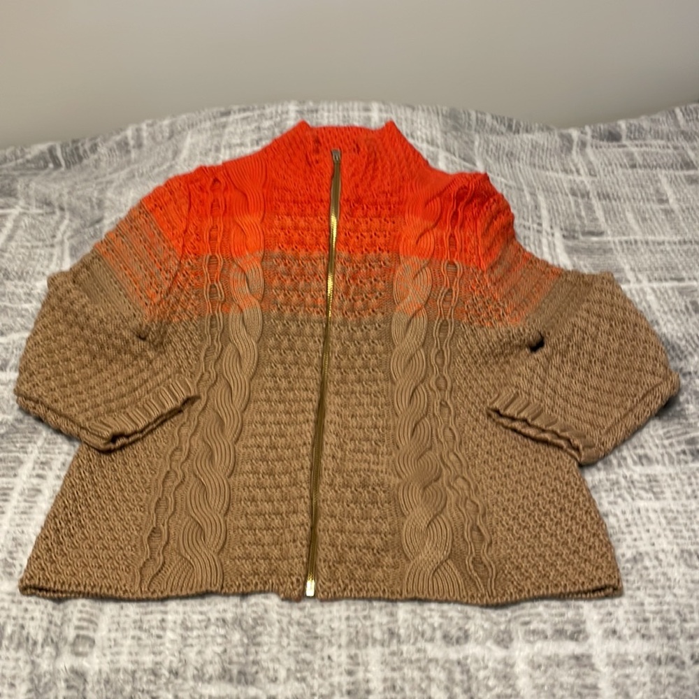 Cropped Sweater - Picture 3 of 4